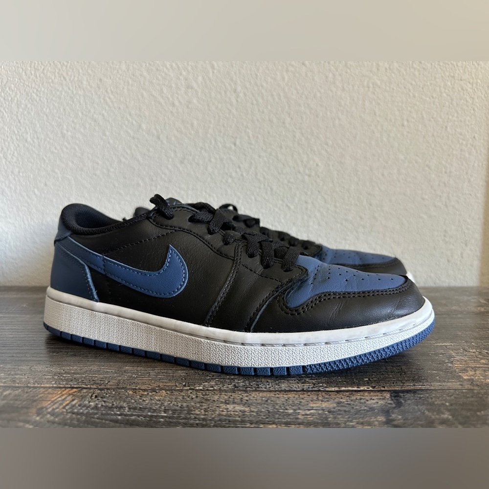 Air Jordan 1 Low OG Black / Mystic Navy size 8
